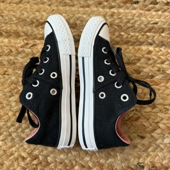 Converse All Stars Girls Little Kid Size 11 Black Low Top Sneakers - Picture 6 of 8